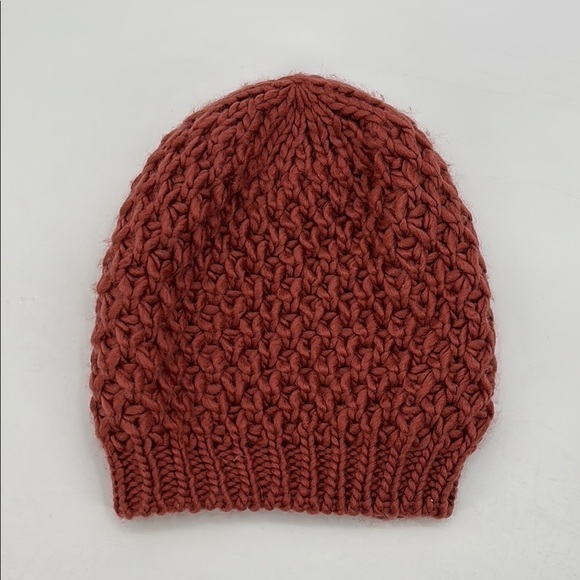 Old Navy Cozy Honeycomb Knit Beanie Hat in Rust - Picture 1 of 4